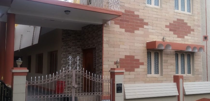 House Sale In 2400sqft Site Sriramapura Mysuru