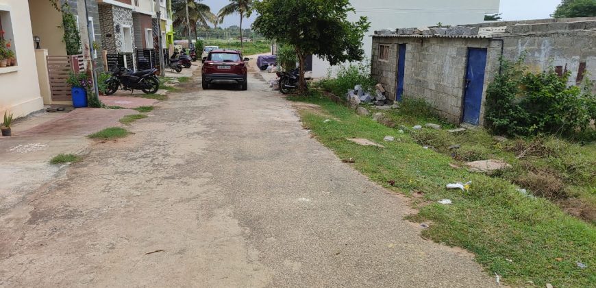 2426 Sqft South Face Residential Site Sale University Layout, Mysore