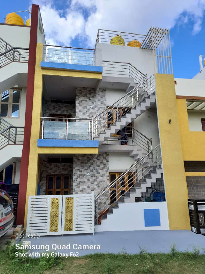 1200 Sqft South Face Residential House Sale HD Kote Road, Mysore