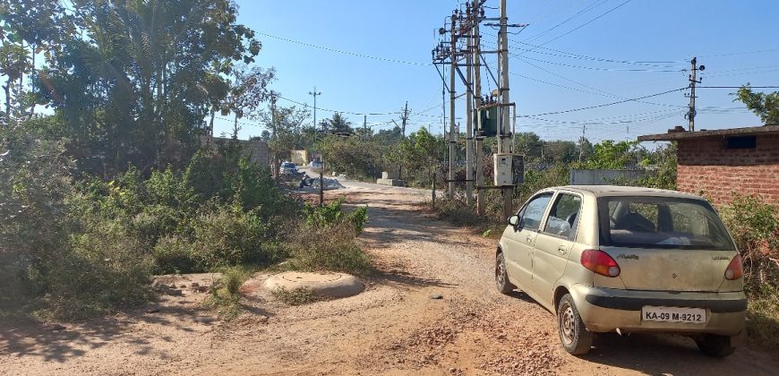 750 Sqft North West Corner Residential Site Sale University Layout, Mysore