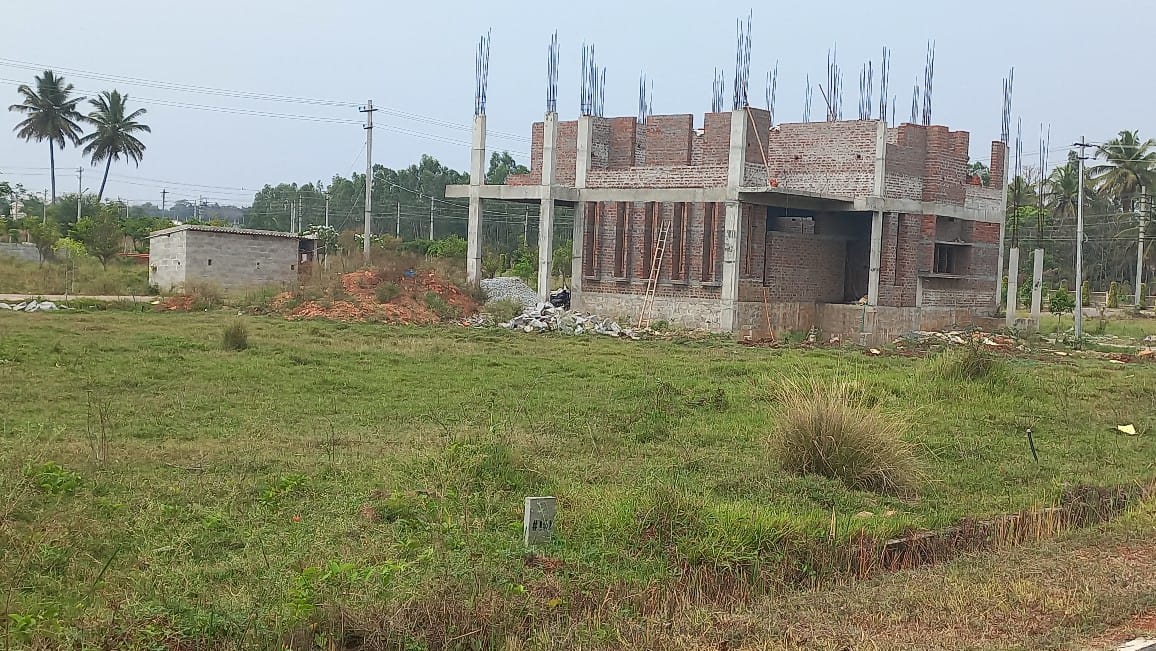 2400 Sqft South Face Residential  Site  Sale Kamanakere Hundi, Mysore