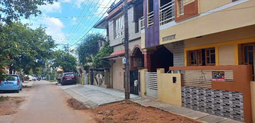 1400 Sqft West Face Residential Old House Sale Ramakrishna Nagar, Mysore
