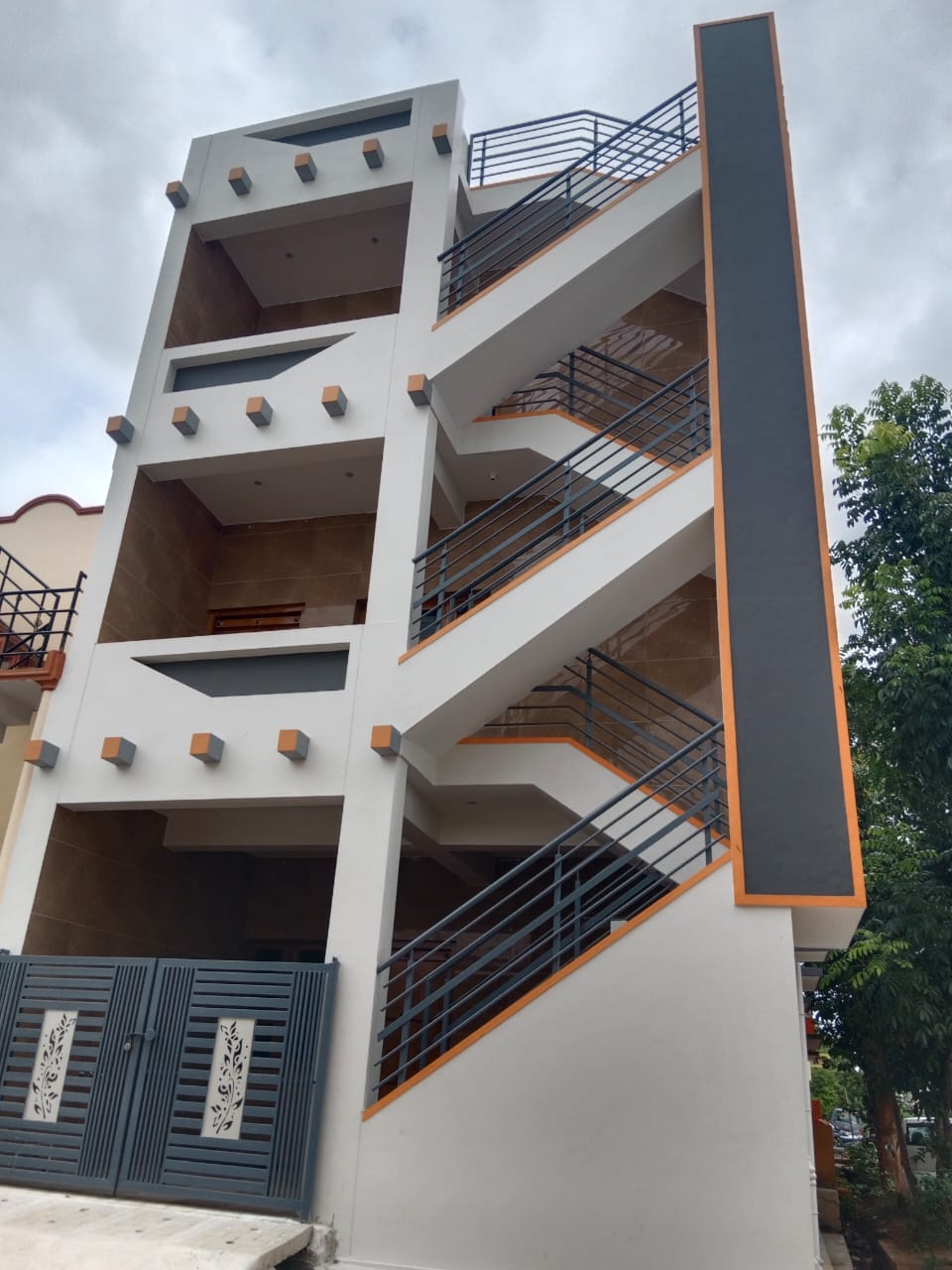 800 Sqft North West Corner Residential Duplex House Sale Sharadadevi Nagar, Mysore